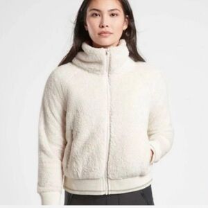Athleta Women's Tugga Teddy
Jacket cream Size Large